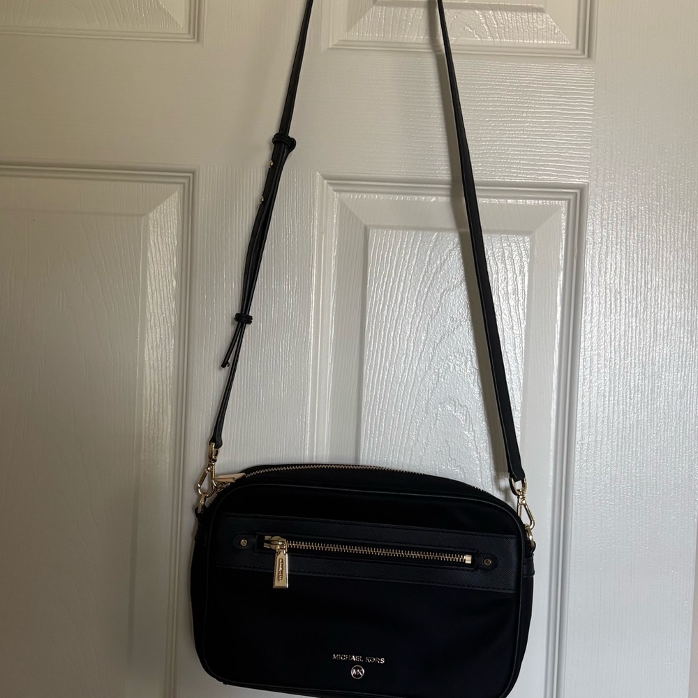 Michael Kors Elegant Black Crossbody Bag